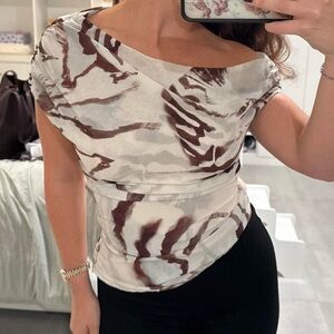 PrettyLittleThing Brown & Cream Off-Shoulder Print Blouse